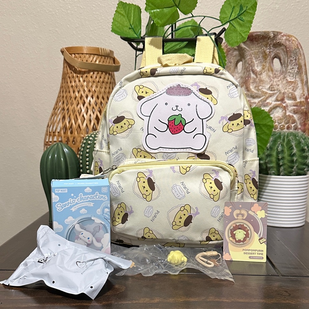 Pop Mart Hello Kitty and Friends The Wonderful Time Pompompurin charm & Backpack